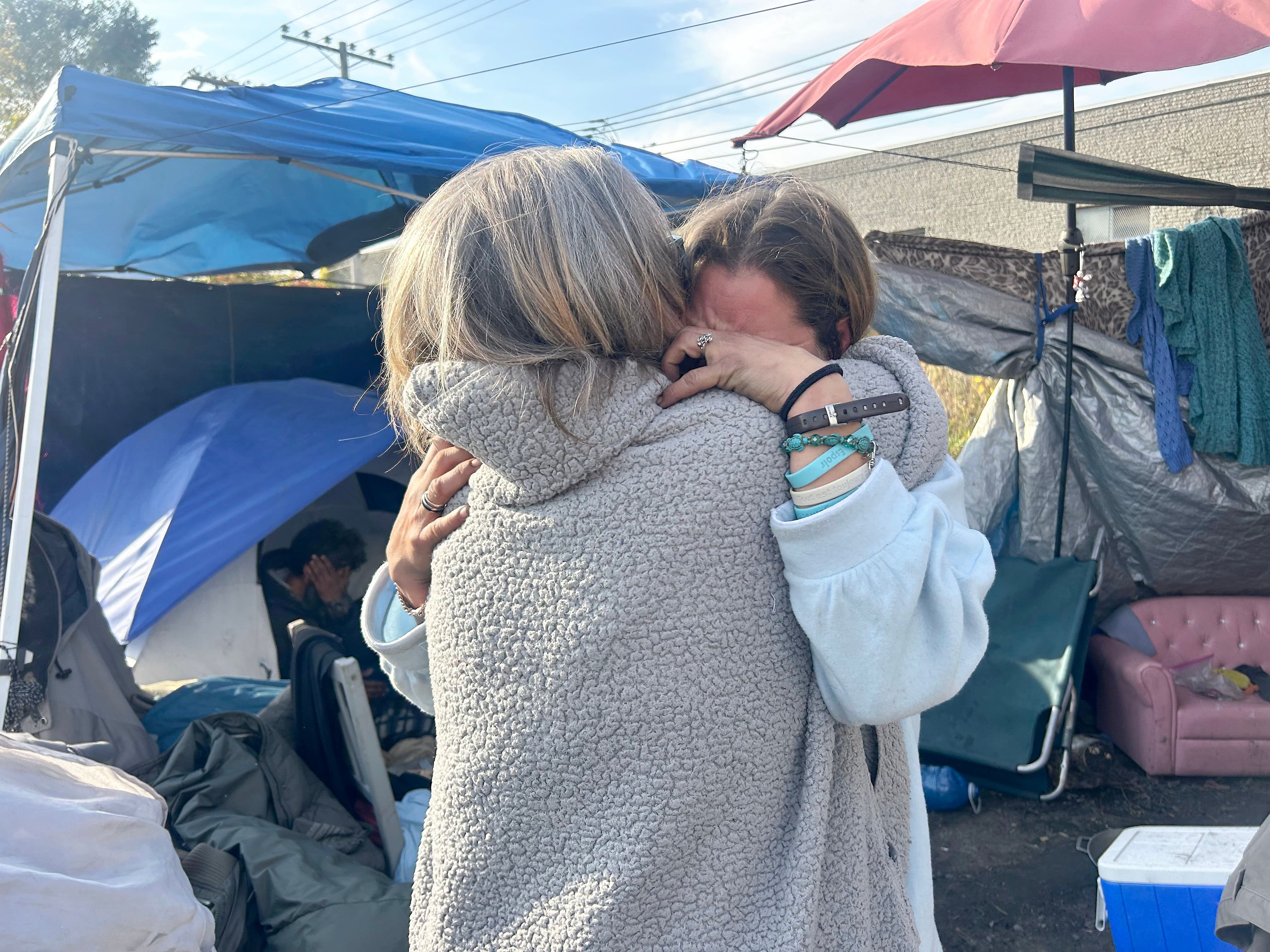 « On va mourir ici » : le décès d'une itinérante dans l'incendie d'un campement à Montréal-Nord inquiète