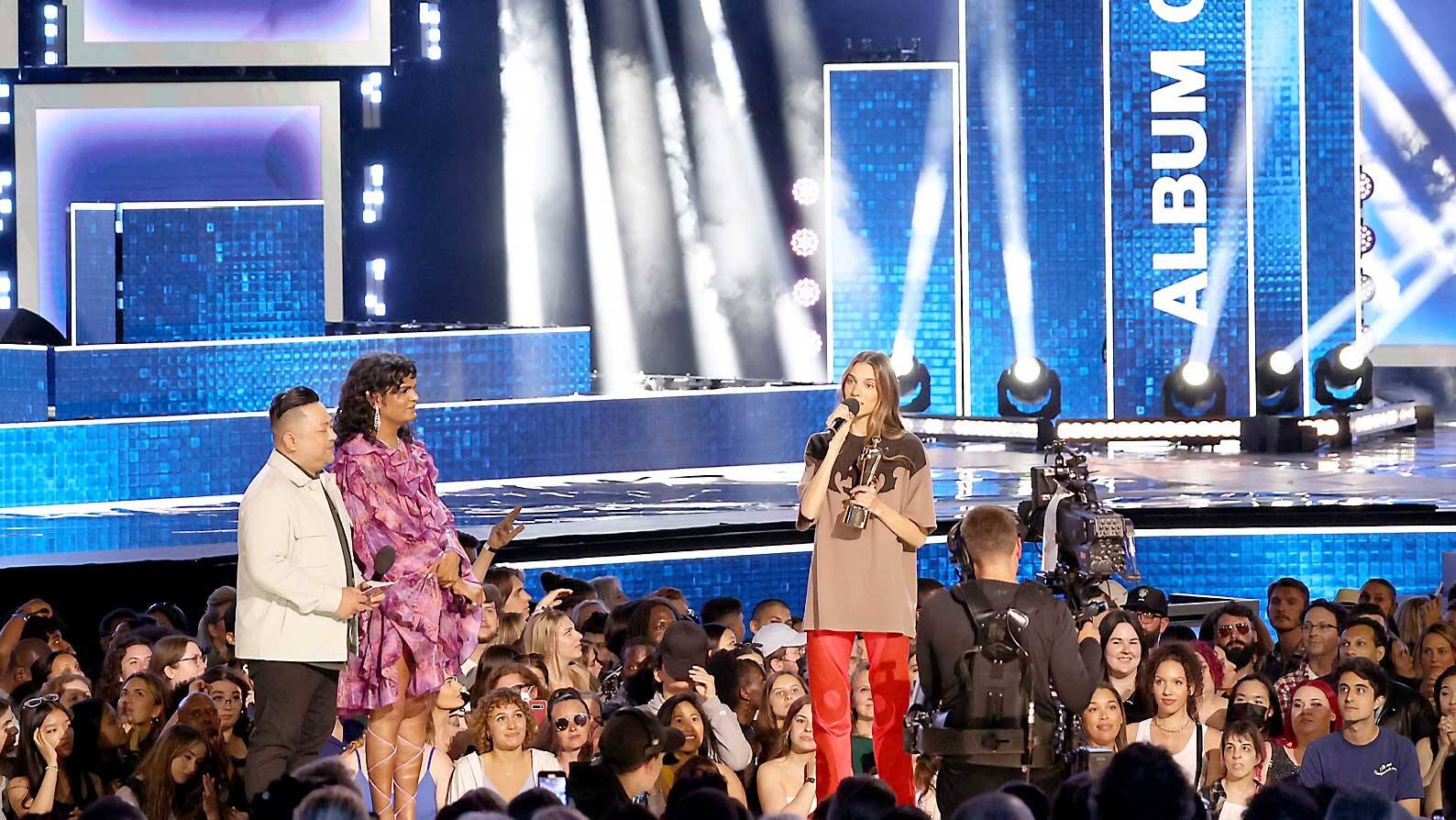 Charlotte Cardin fait les manchettes