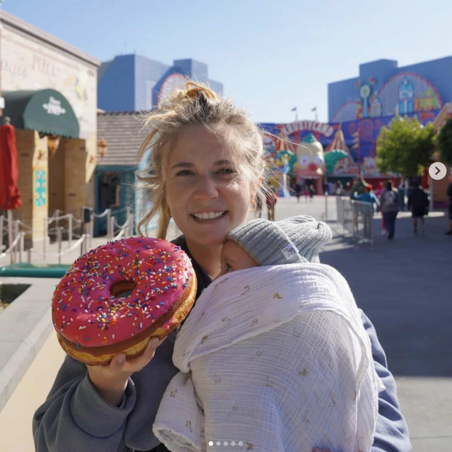 Rosalie s’est rendue aux studios d’Universal, à Hollywood, avec Marguerite.