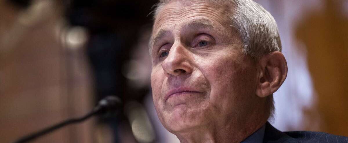 Le Dr Anthony Fauci, conseiller de Biden, positif à la COVID-19