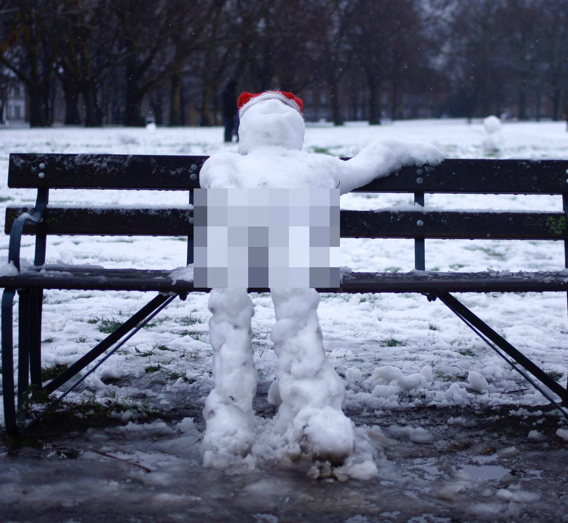 Une page parodique dénonce des sculptures obscènes