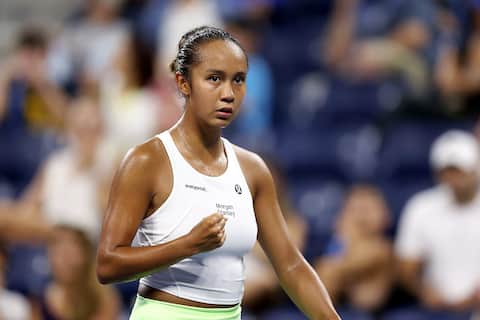 Leila Fernandez Monday night congratulates herself after a point against Usain Dowden.