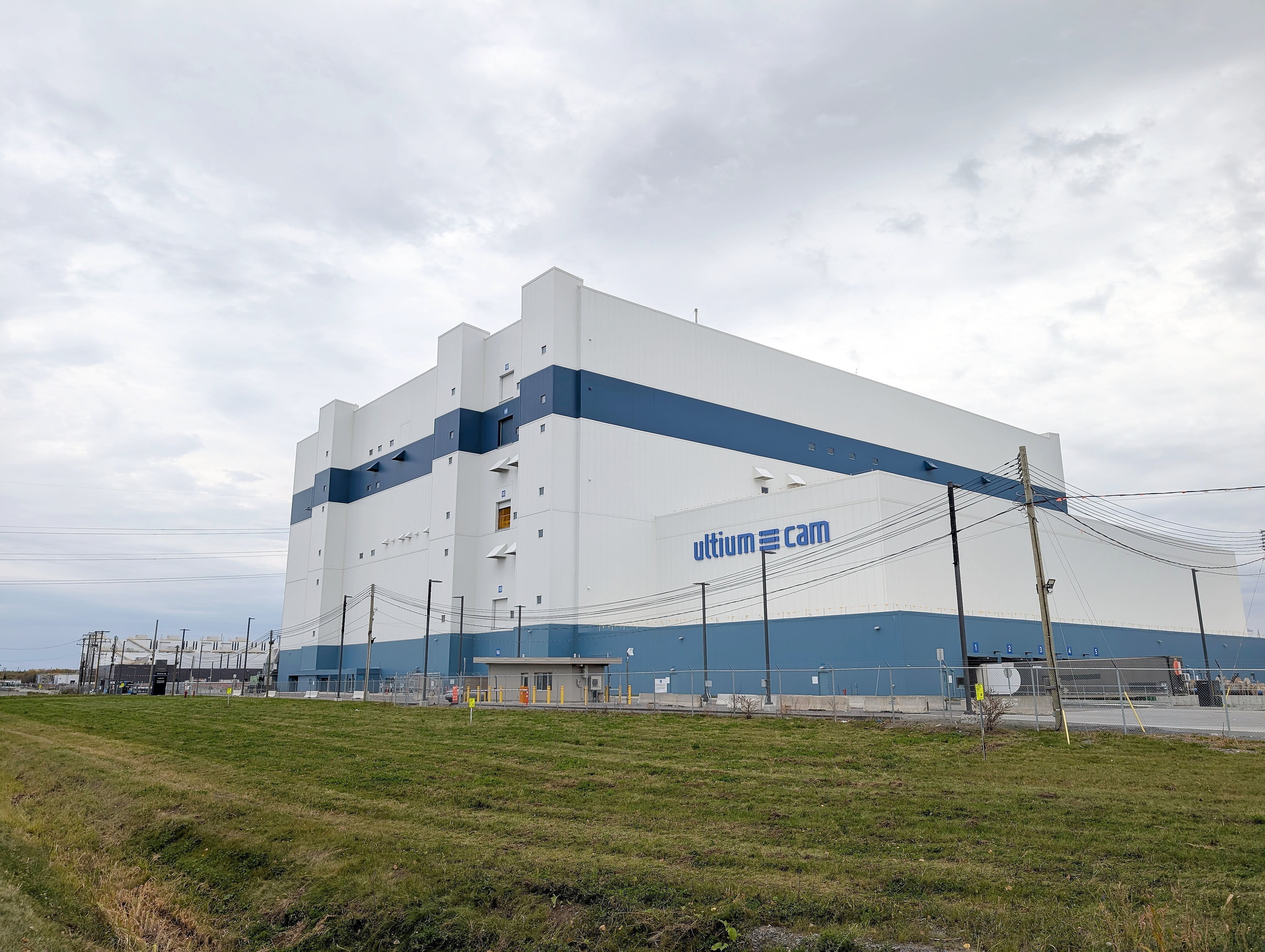 L'usine Ultium CAM de Bécancour amorcera bientôt ses activités de production commerciale