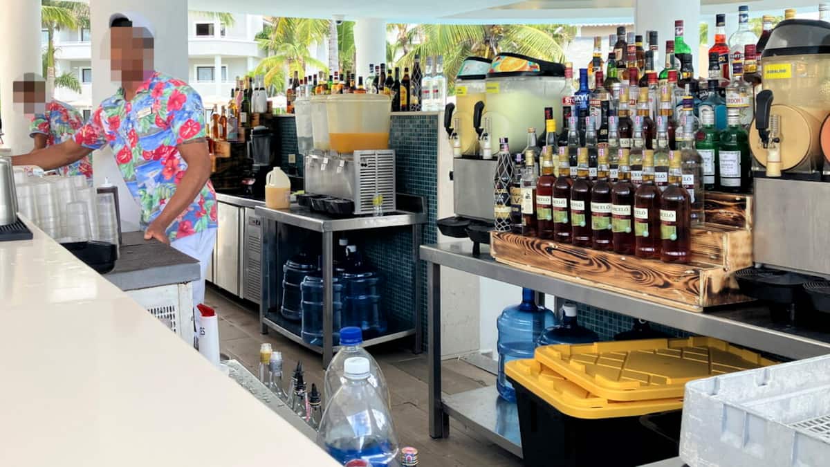 Touristes intoxiqués à Punta Cana: les dangers insoupçonnés de l'alcool