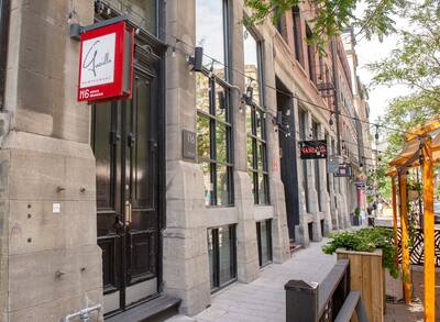 Bouteilles de vin à 300$, soupers à 3000$, voyages dans des hôtels de luxe: rien n’était assez beau pour l’ex-PDG du port de Montréal