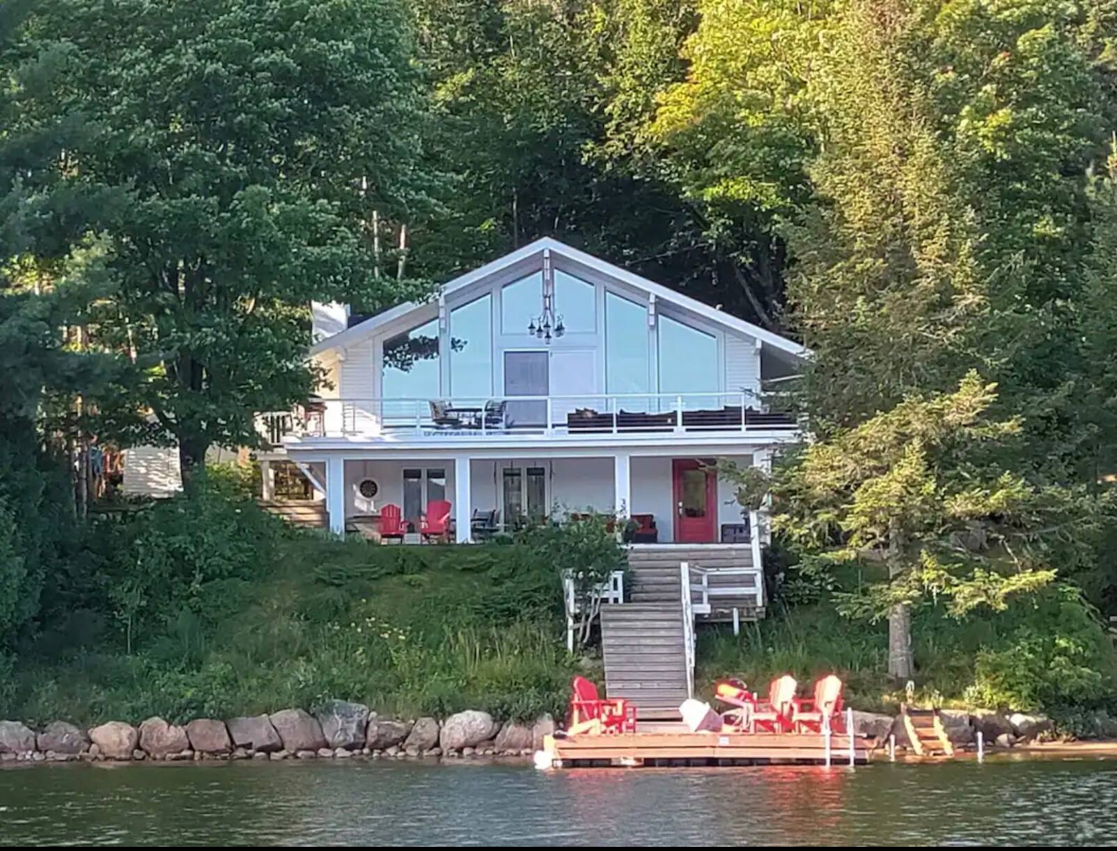 16 chalets à louer au bord de l’eau dans les Laurentides | JDM