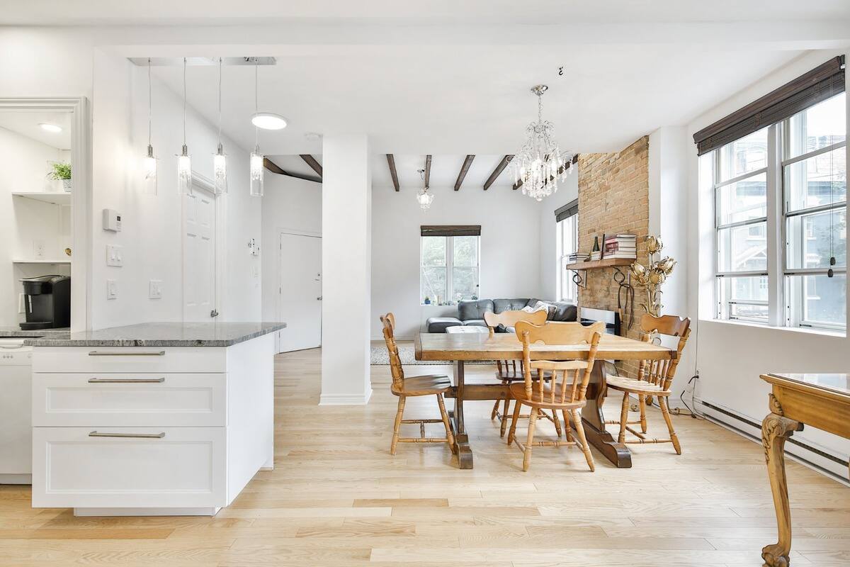 Un joli duplex entièrement rénové pour 795 000$ 