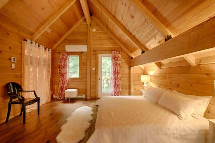 Une maisonchalet avec beaucoup de cachet à vendre pour 300 000 à