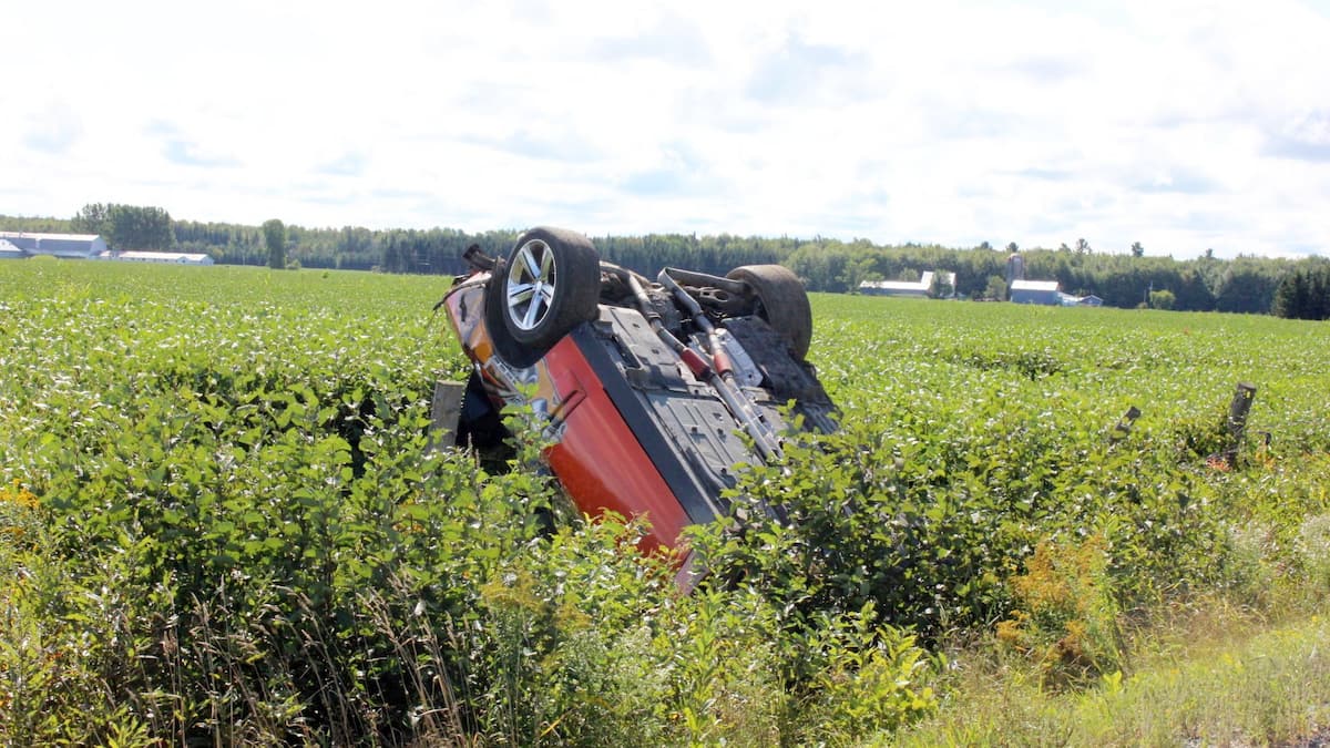 Un chauffard qui a abandonné son «amie» décédée plaide coupable de négligence 5 ans plus tard
