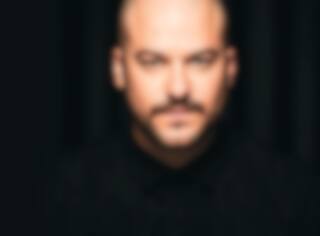 Il s’ouvre comme jamais dans ce nouveau projet