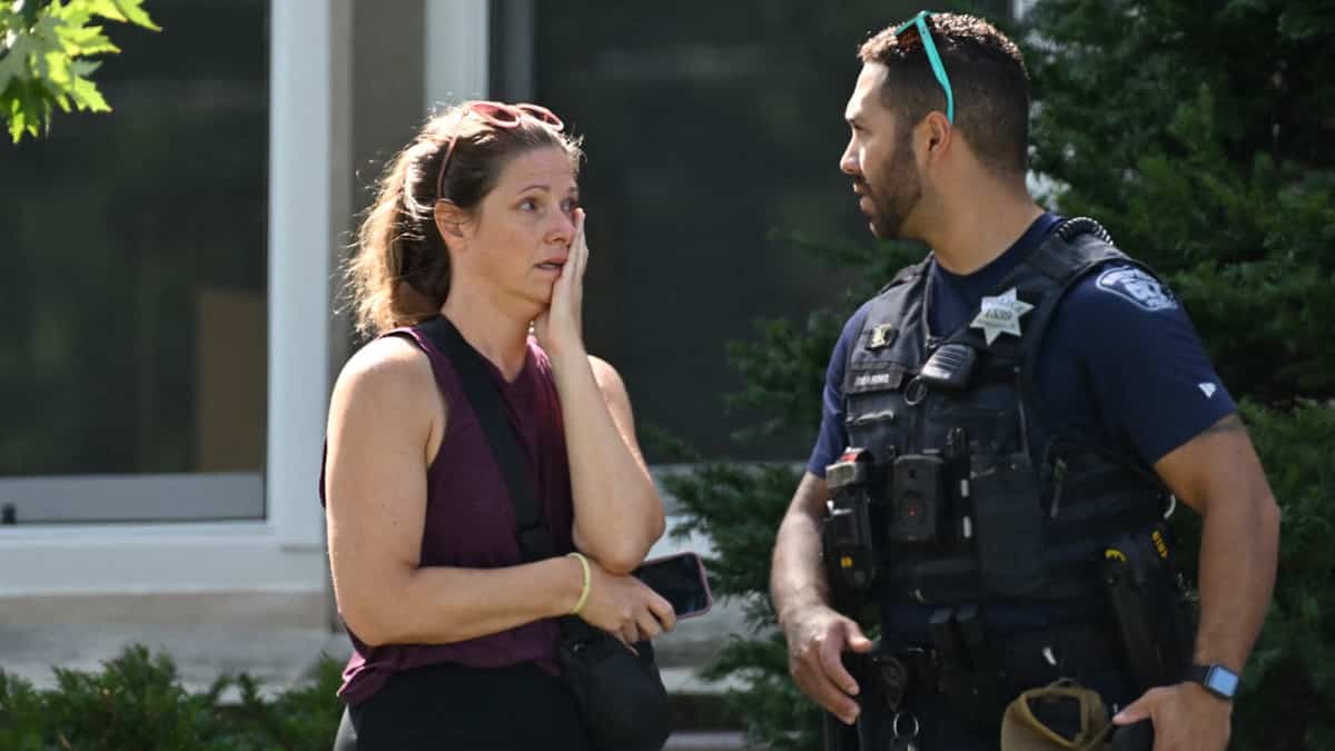 «Horrible acte de violence»: un tireur ouvre le feu et fait 2 morts et 17 blessés dans une école catholique de Minneapolis