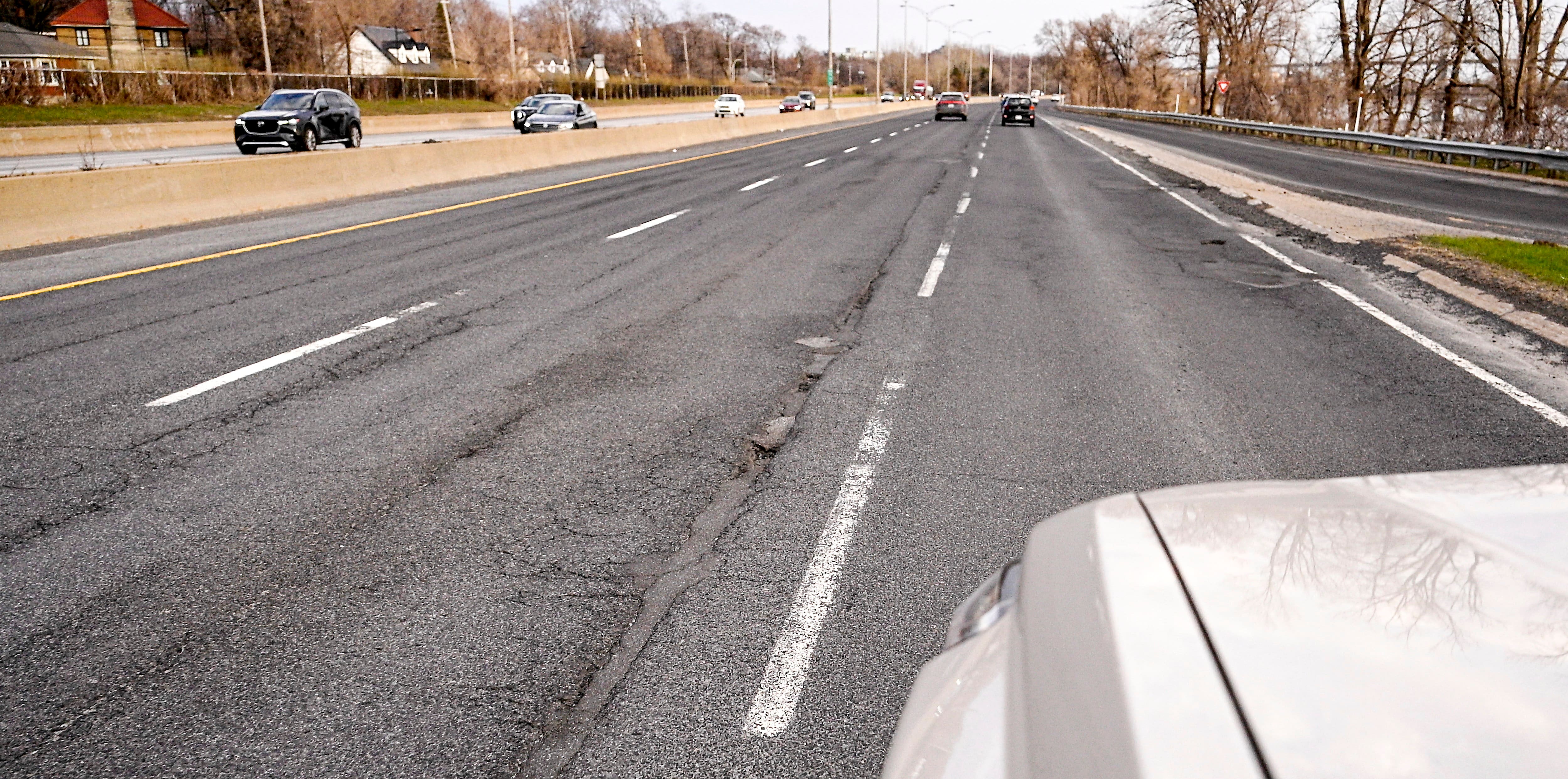 Nids-de-poule: record de réclamations pour des dommages au ministère des Transports
