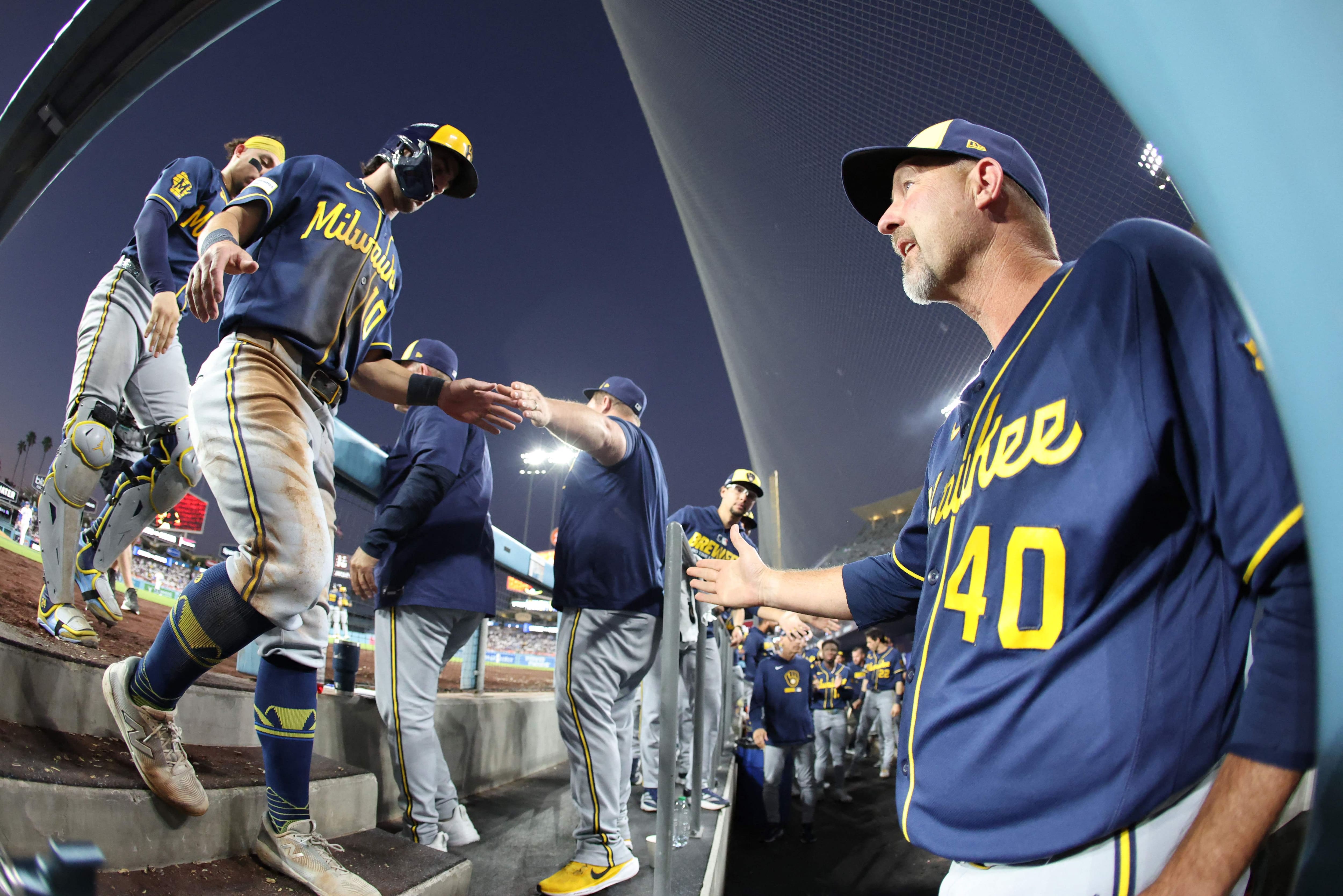 Être content, mais pas content de la victoire du balayage improbable des Brewers