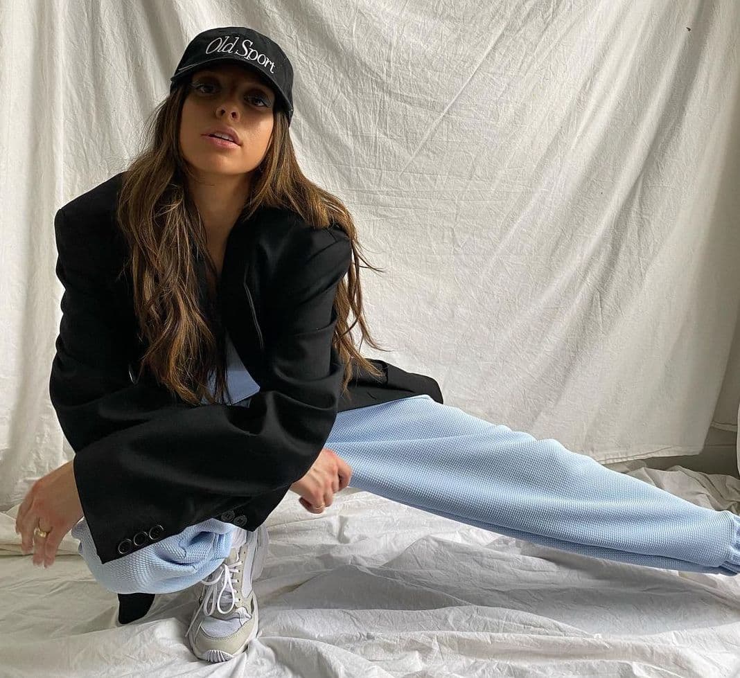 Noemie Lacerte dévoile son nouveau «lounge set»