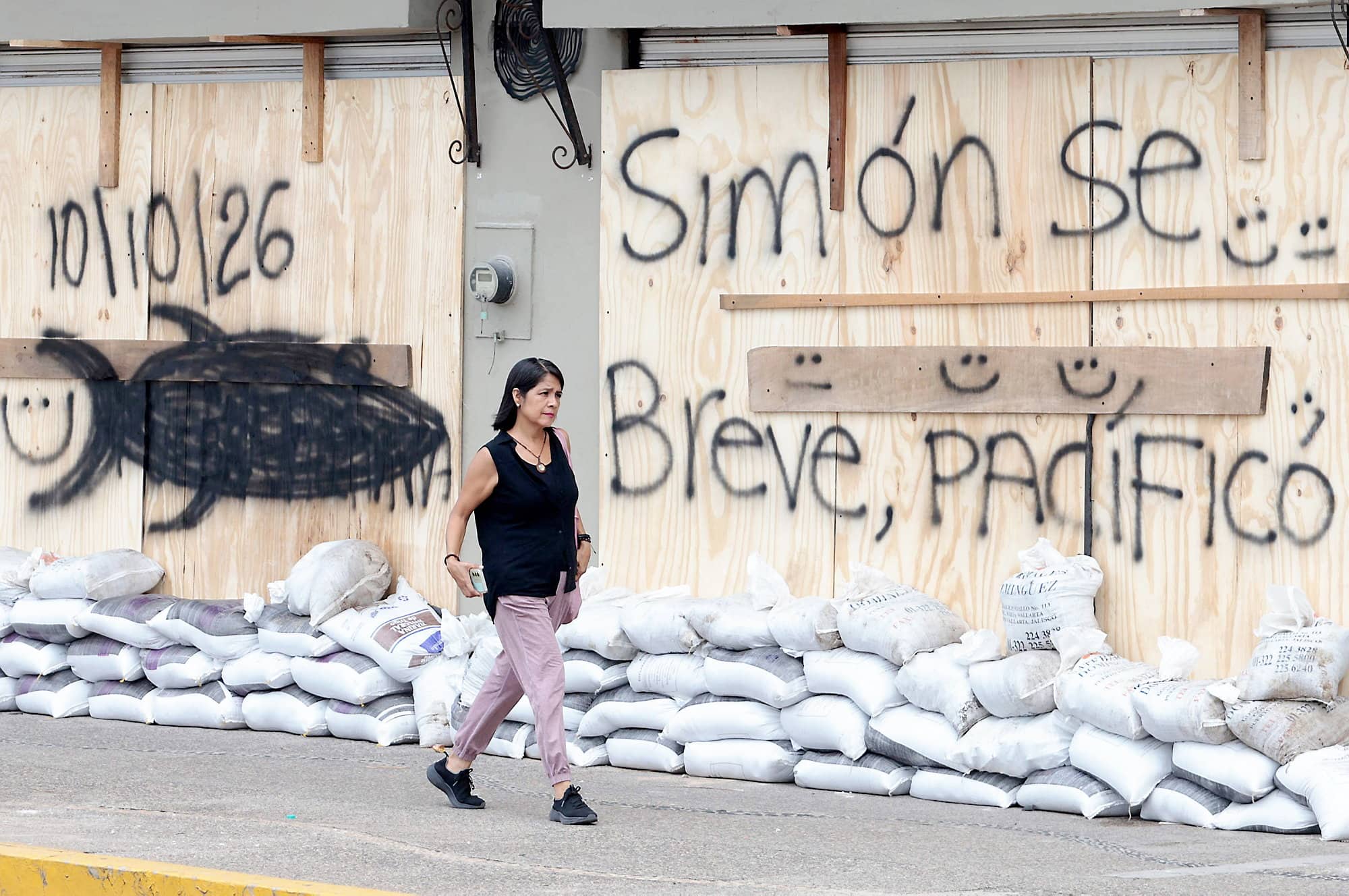 «On a commencé à être bien stressés»: l'ouragan Simon menace Puerto Vallarta et ses nombreux Québécois