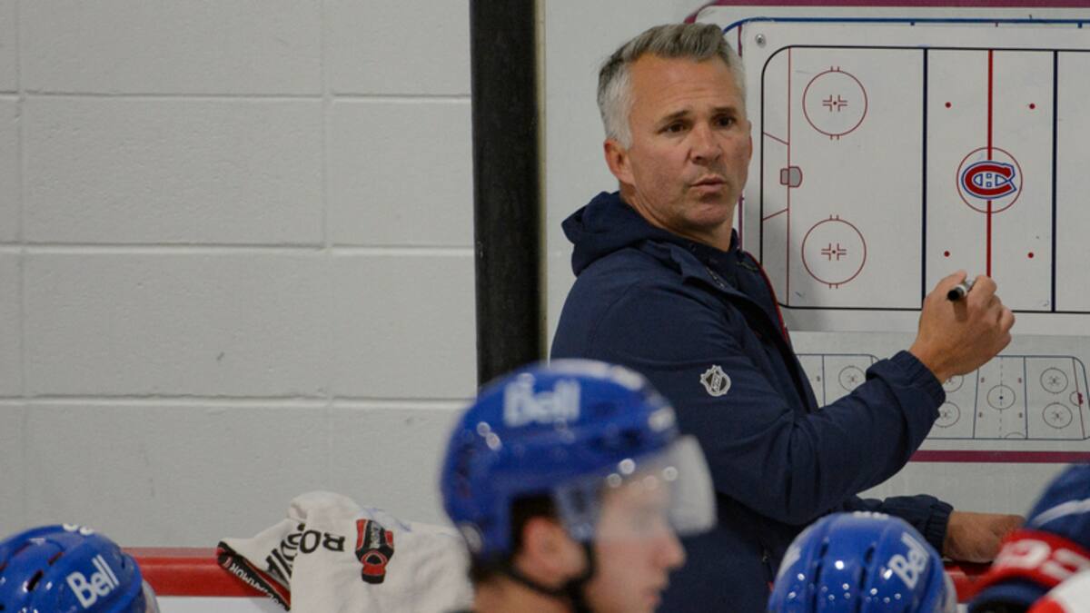 Martin St-Louis prône la patience avec Patrik Laine et Kirby Dach