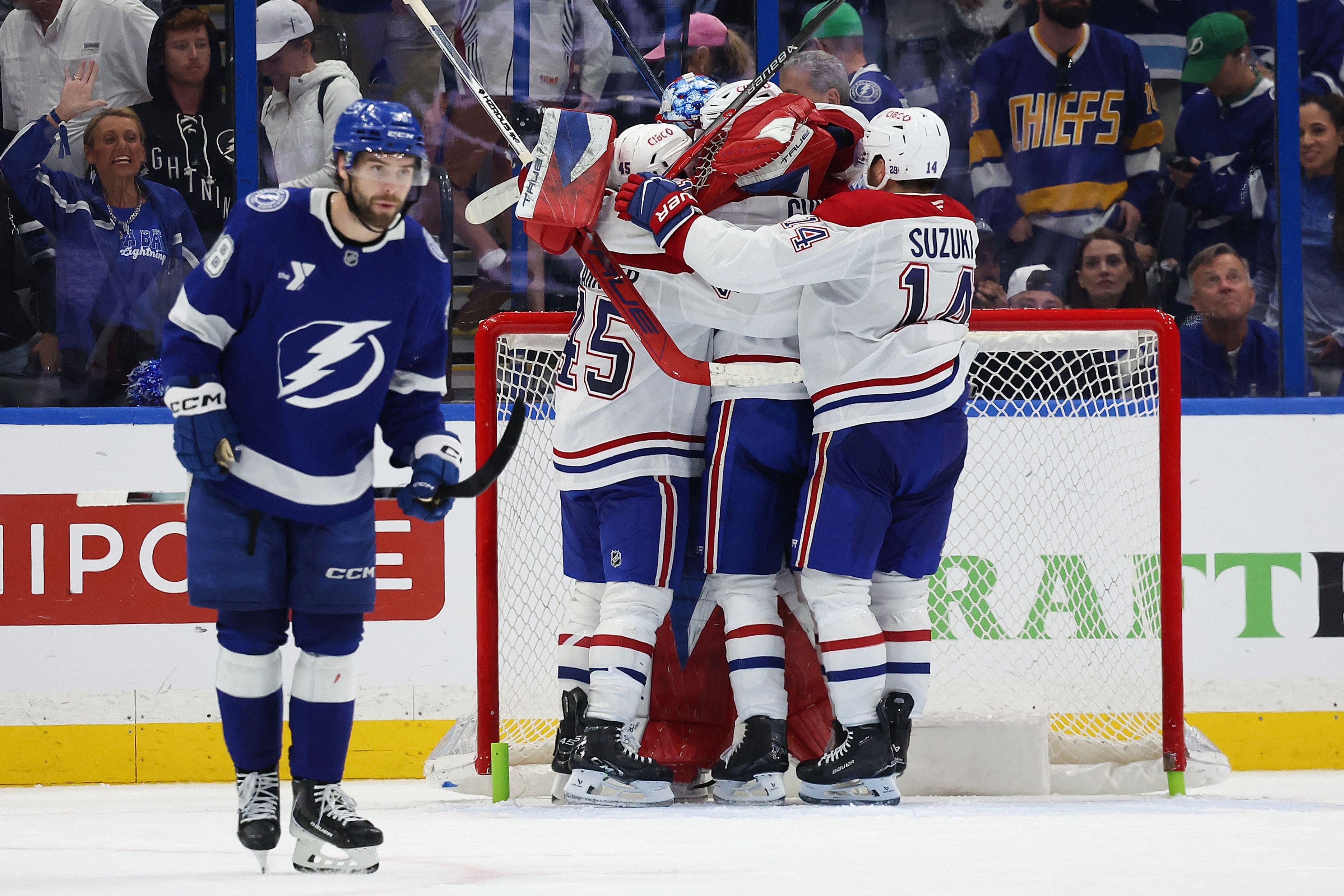 Brandon Hagel não aproveitou o coração na festa após a eliminação de Lightning em partidas de setembro pelos Canadien, dimanche soir.
