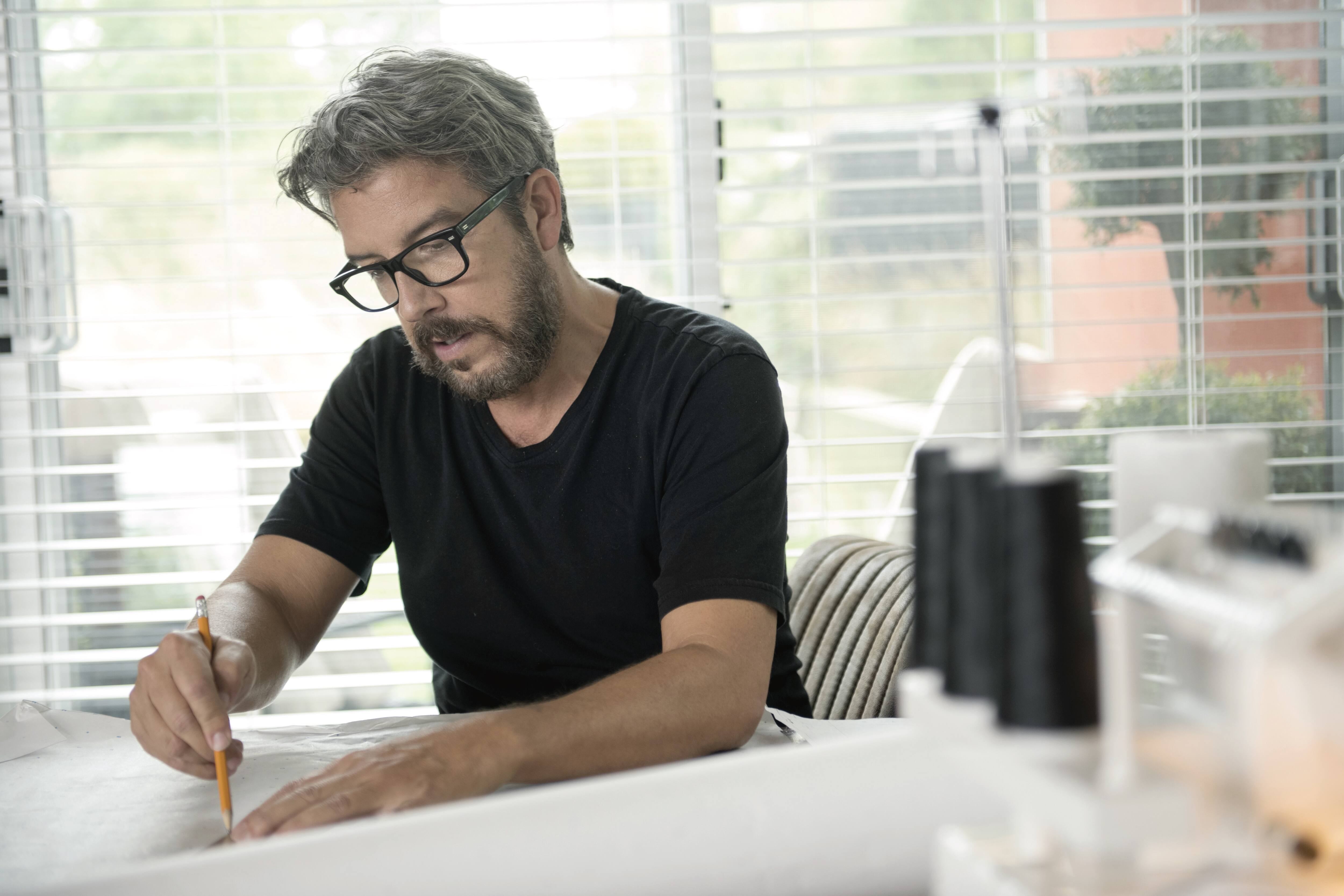 Jean Airoldi lancera des masques prêts à coudre