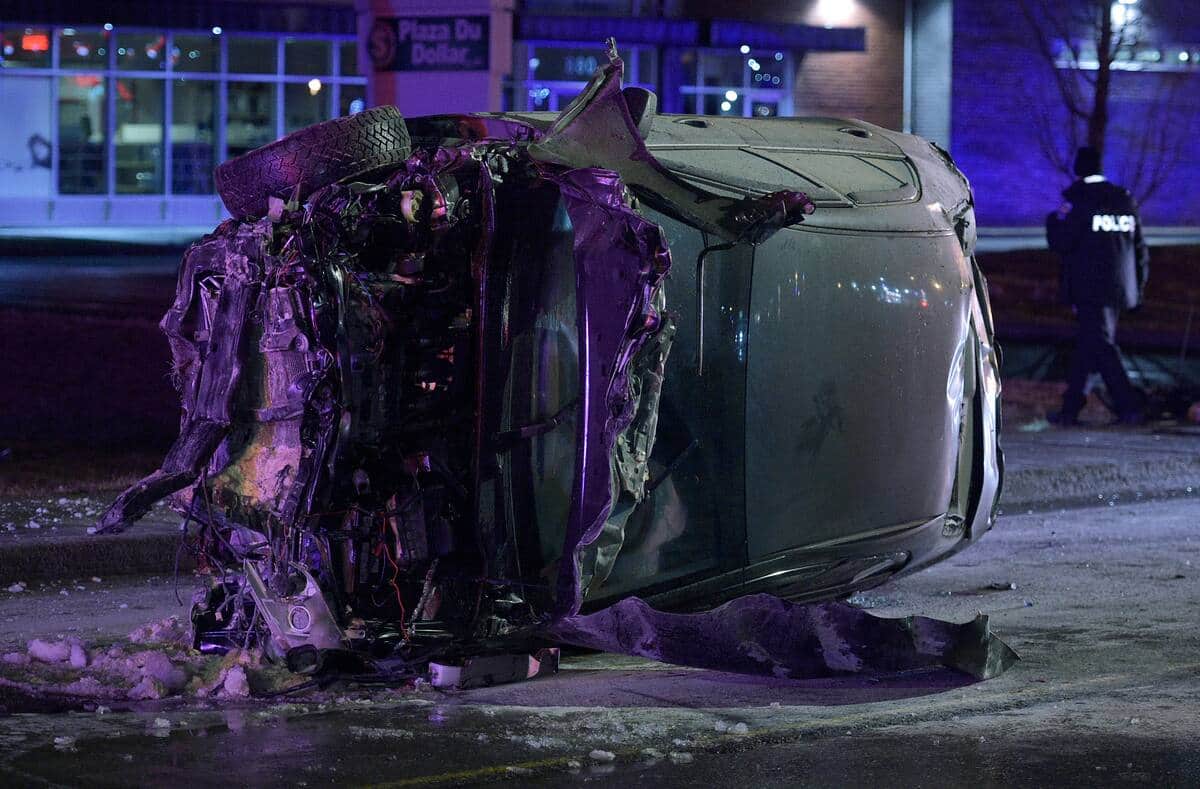[PHOTOS] Violente embard&eacute;e apr&egrave;s une poursuite polici&egrave;re &agrave; Beloeil