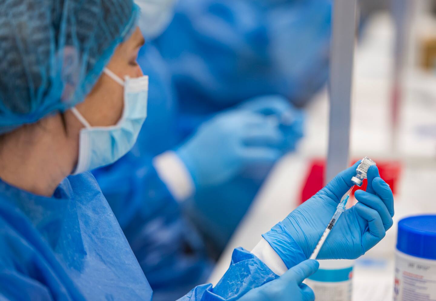 Vaccination obligatoire: les entreprises contribuent à la baisse de cas aux États-Unis Vaccination obligatoire: les entreprises contribuent à la baisse de cas aux États-Unis