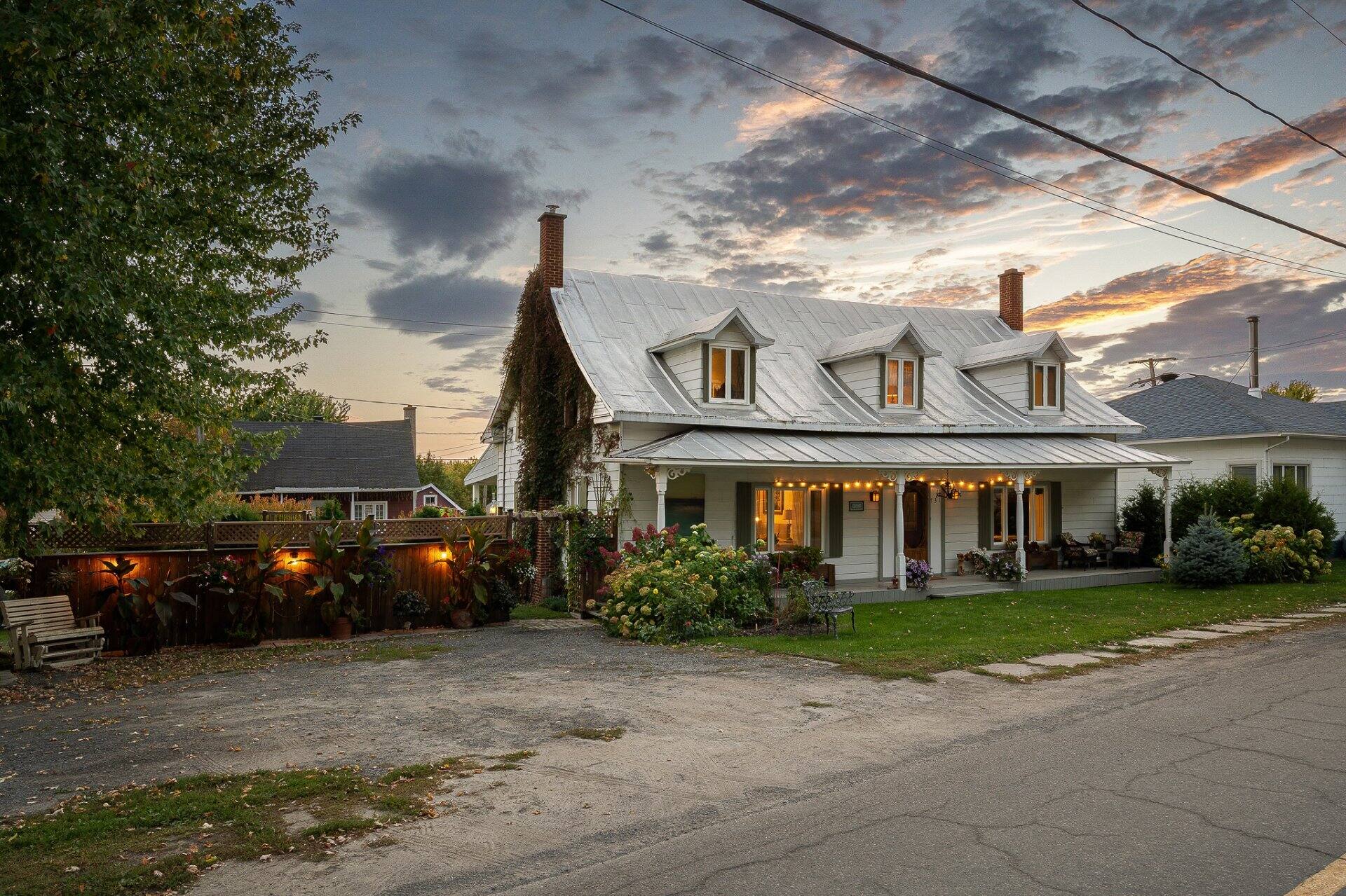 Une maison ancestrale à vendre pour 399 000$