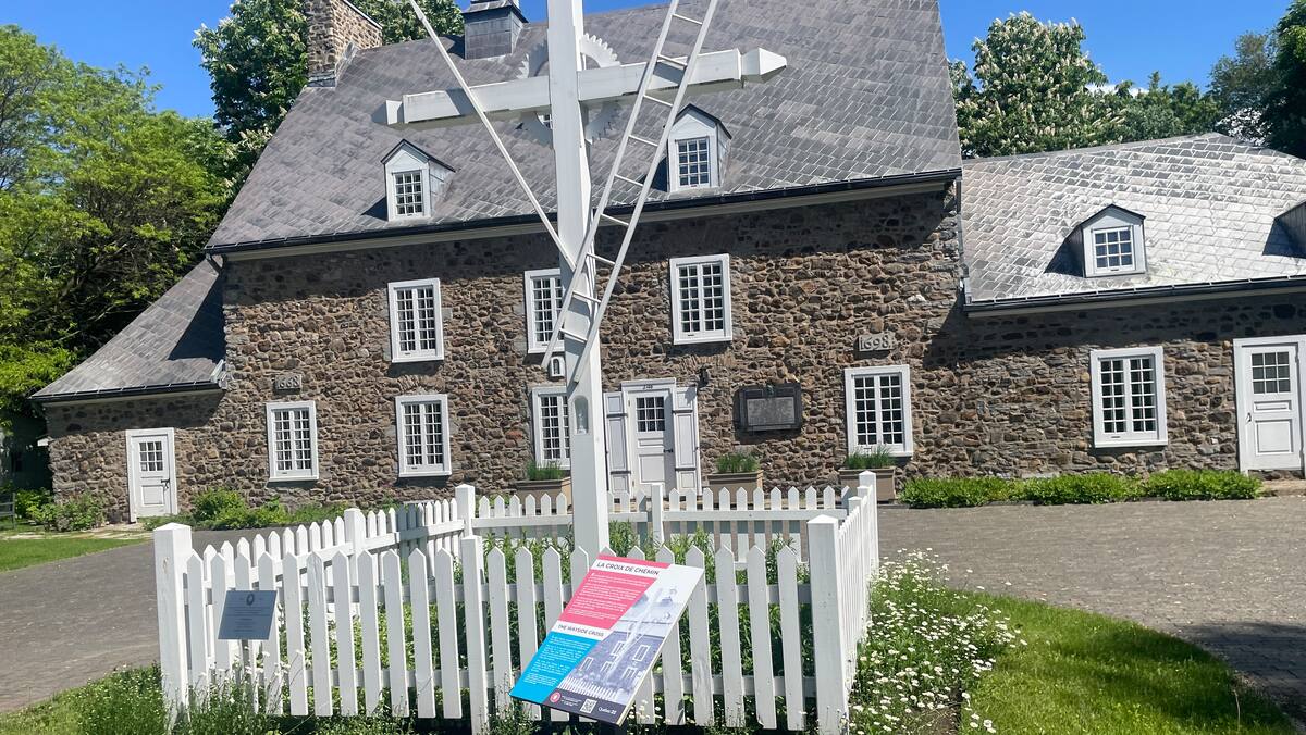 Des archéologues précisent l’âge du plus vieux bâtiment de ferme de Montréal