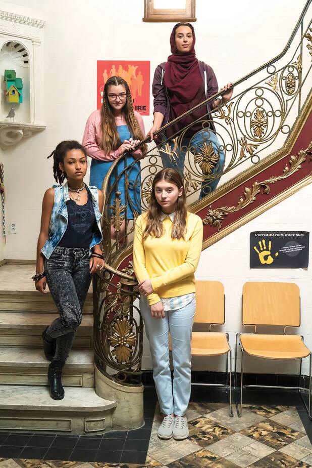 Riliana, Éloïze, Charlotte et Sassan (Zeneb Blanchet, Élizabeth Tremblay-Gagnon, Milya Corbeil-Gauvreau et Lyna Khellef) font leur entrée à Marie-Labrecque.