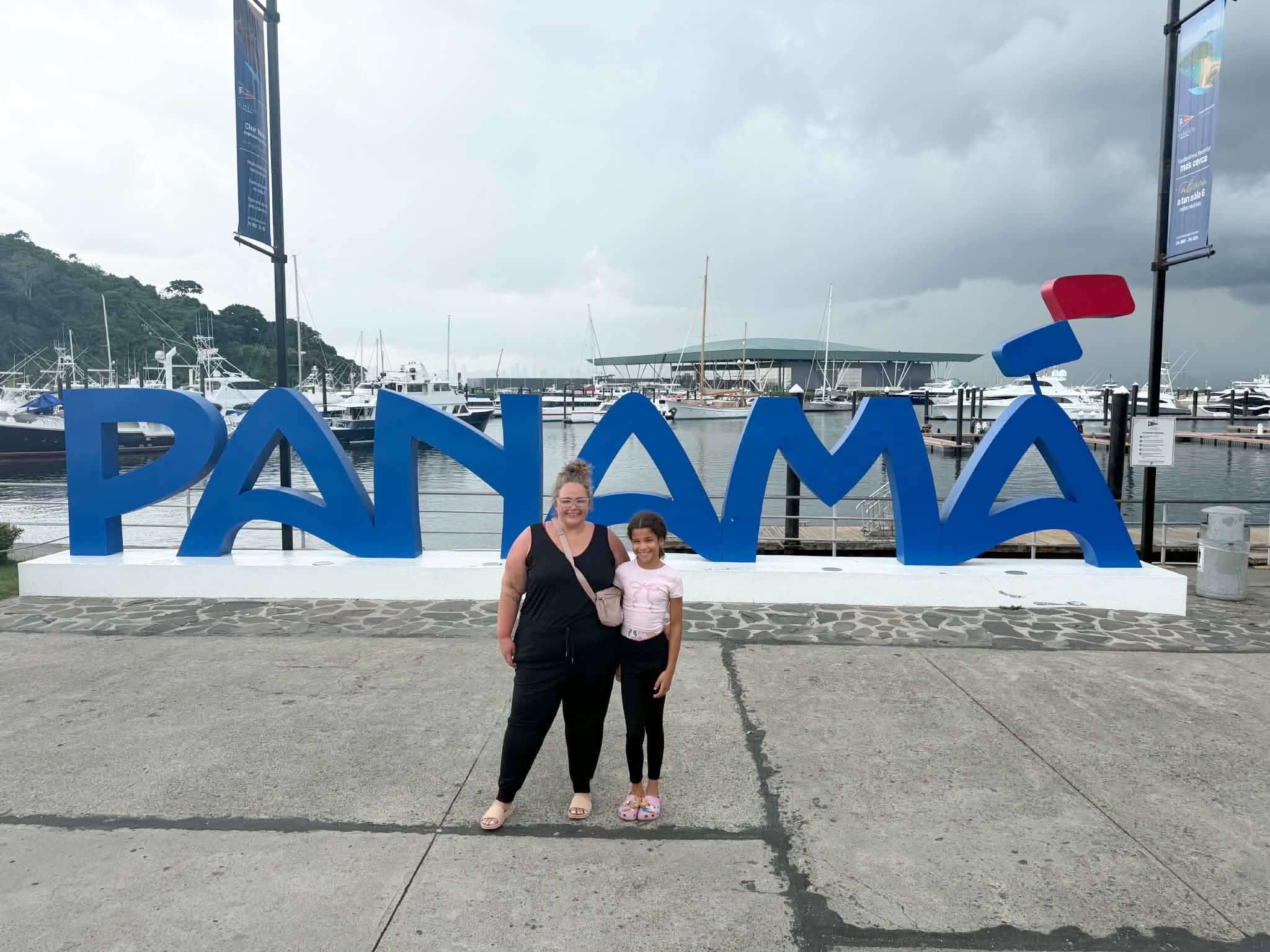 Des Québécois traumatisés coincés au Panama sans soutien consulaire depuis un tremblement de terre