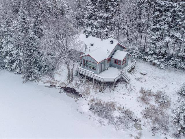 Image principale de l'article Pony vend son chalet et il est douillet à souhait