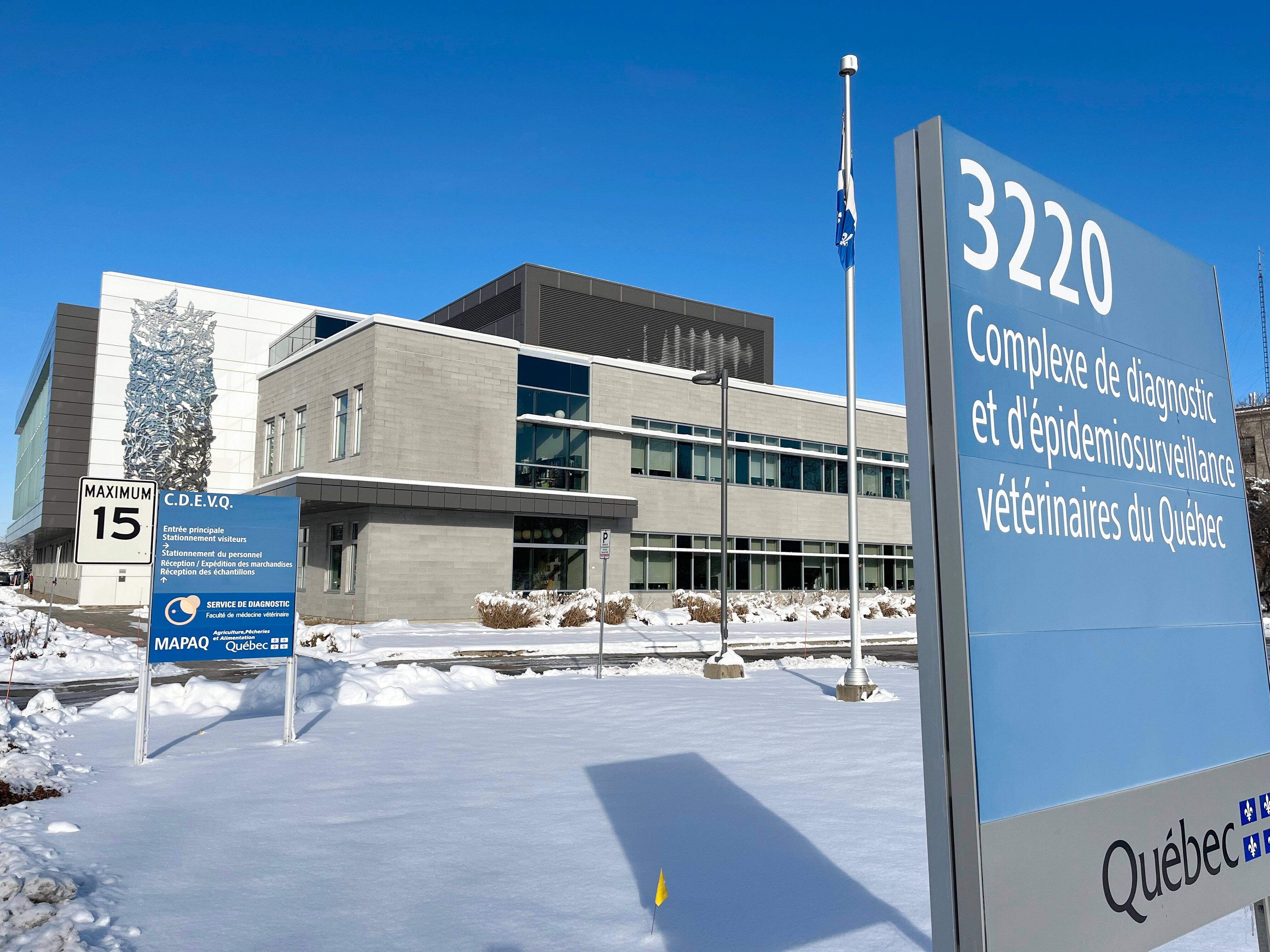 Un centre de recherche neuf de 50 M$ bourr&eacute; de probl&egrave;mes