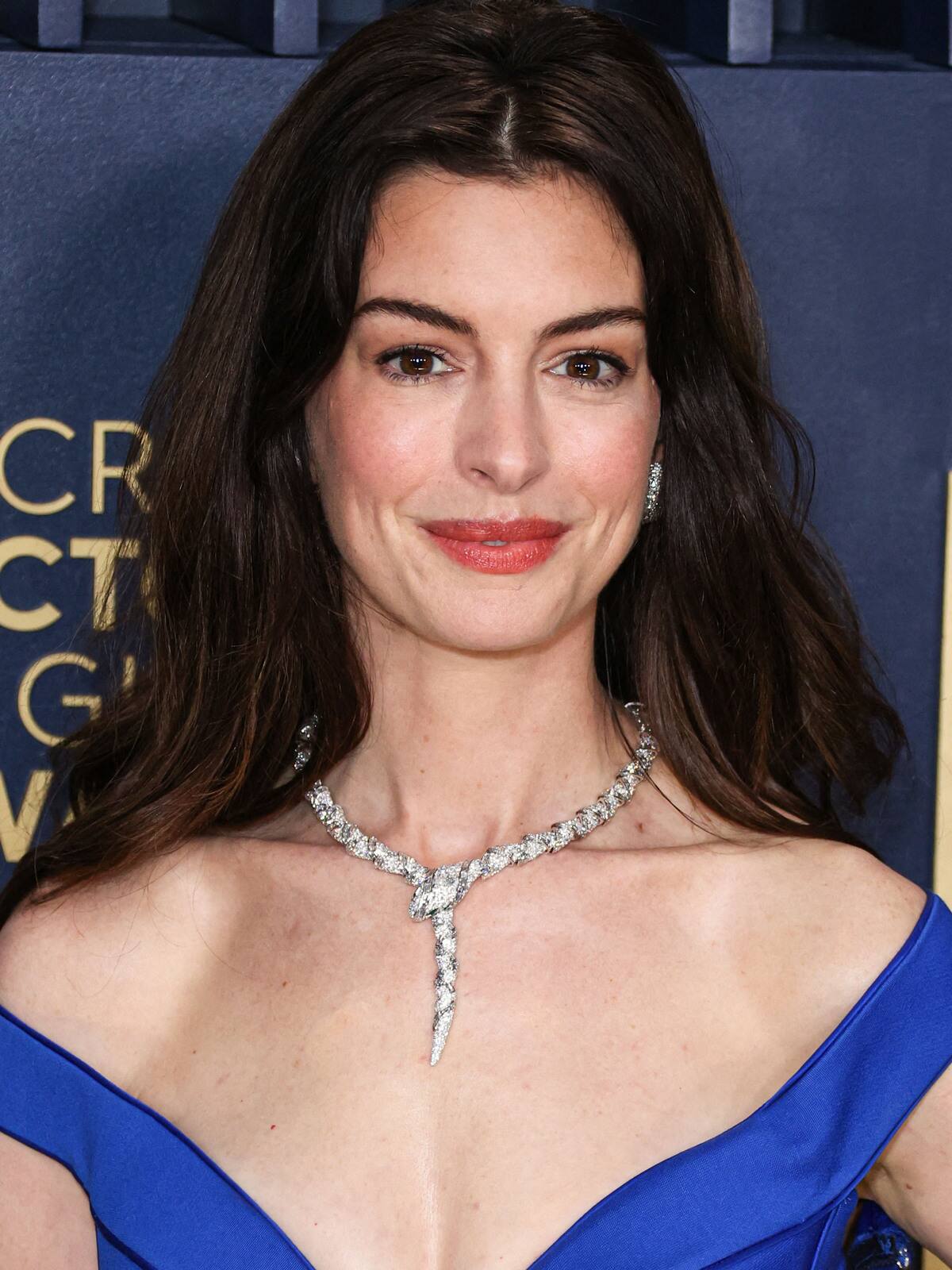 Anne Hathaway explains why she quit alcohol Archyde