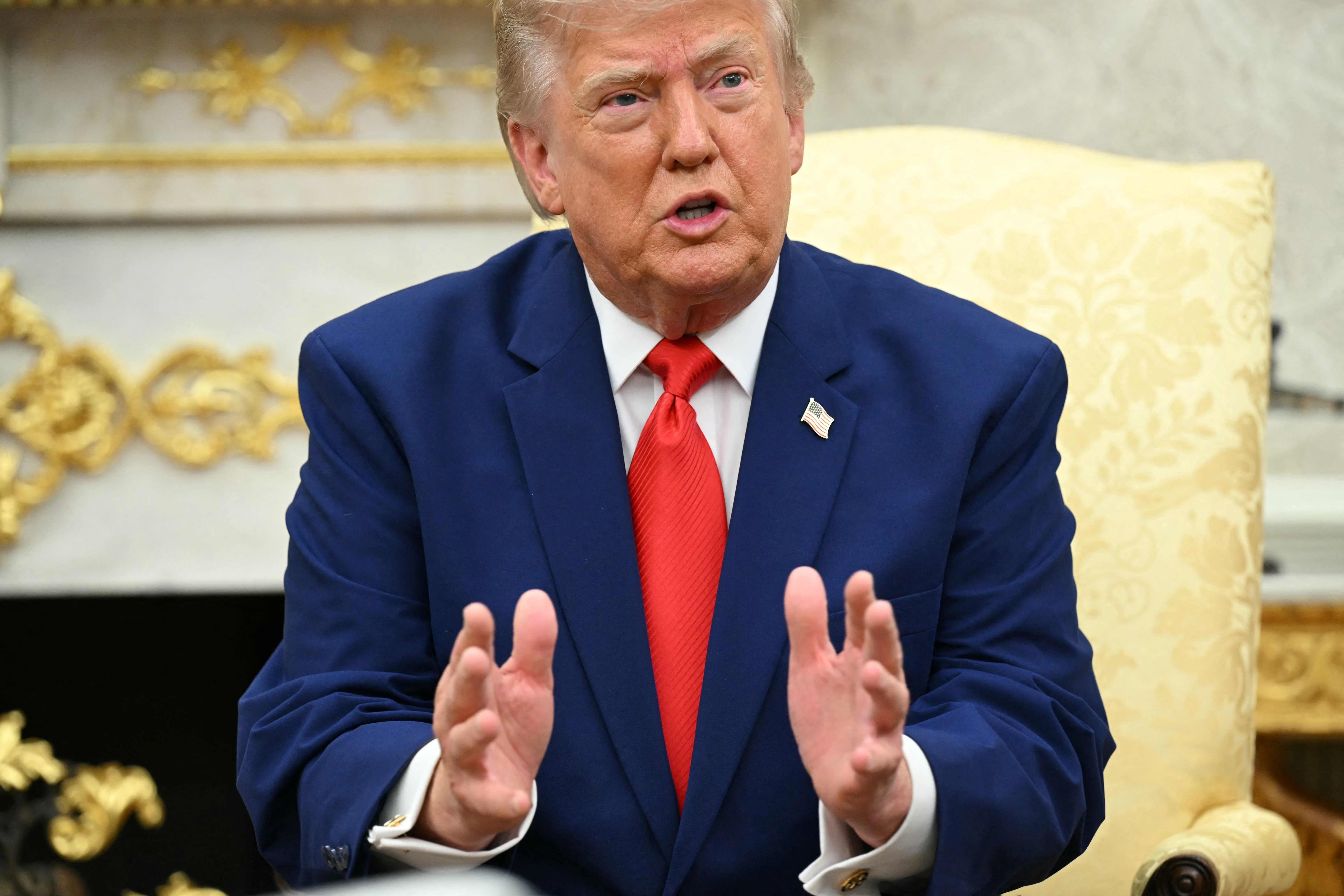 Feux de forêt: Trump menace encore d’imposer des tarifs douaniers supplémentaires au Canada