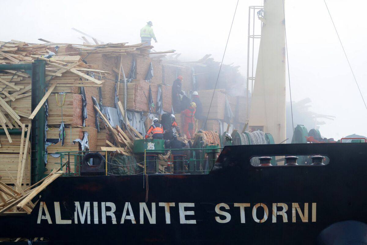 In pictures |  A cargo ship burns for 6 days