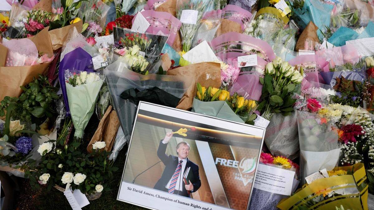 Après le meurtre terroriste d’un député, la sécurité en question en Grande-Bretagne