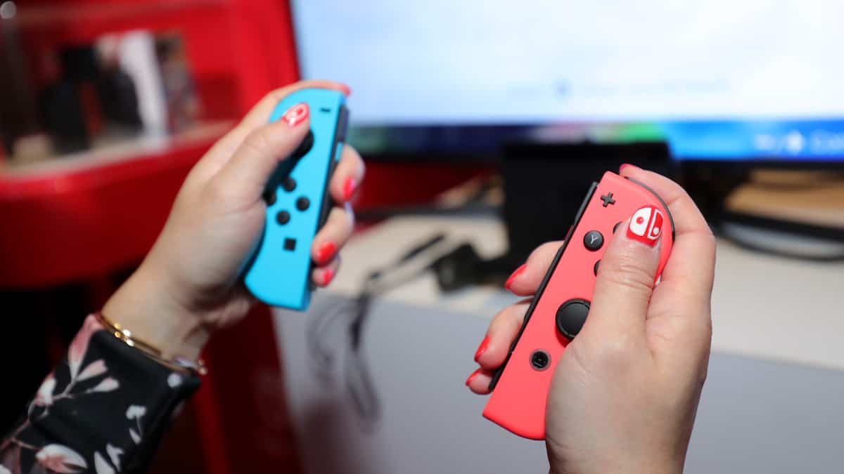 Prison sentence: Teenager sentenced after hitting teacher over confiscated console Prison sentence: Teenager sentenced after hitting teacher over confiscated console
