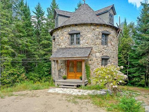 Un moulin à vent restauré en maison pour 599 000$ 