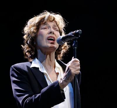 Jane Birkin ha gentilmente risposto alle domande dei suoi fan il 6 luglio 2018, come parte della sua visita al Summer Festival.