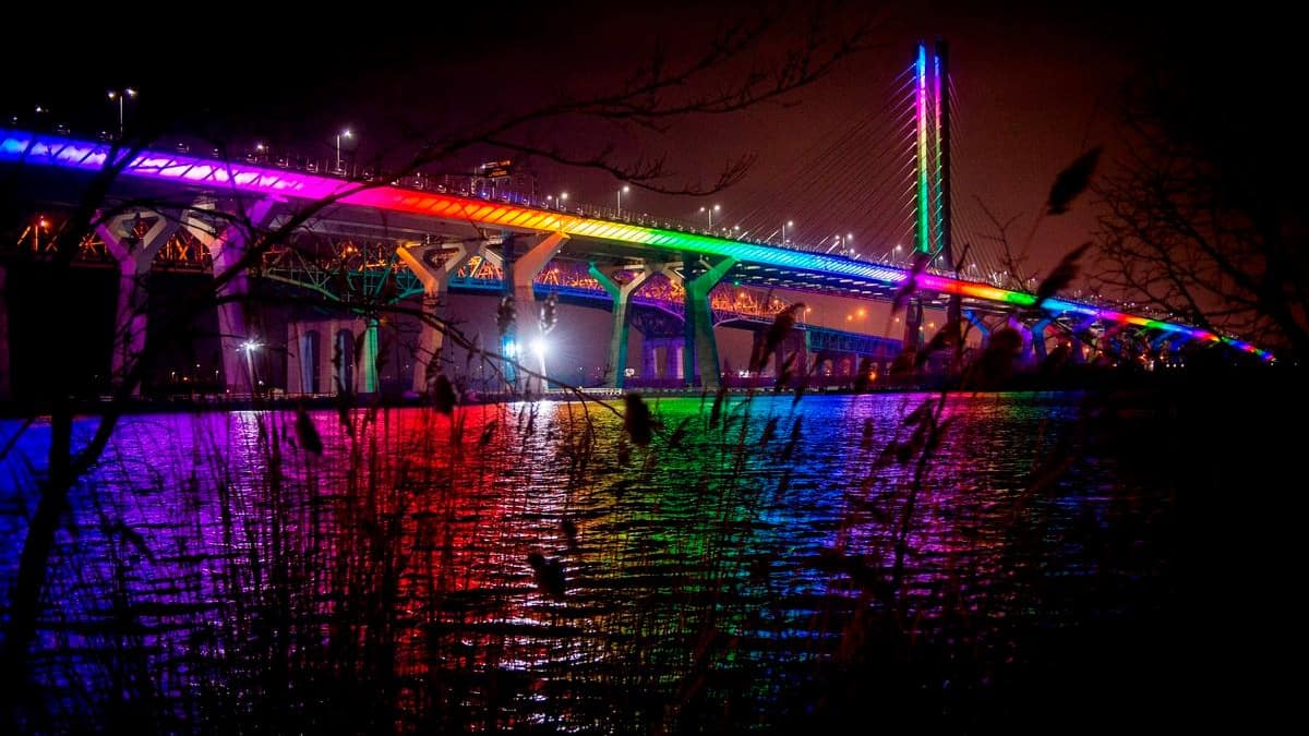Le pont Champlain aux couleurs de l’Ukraine
