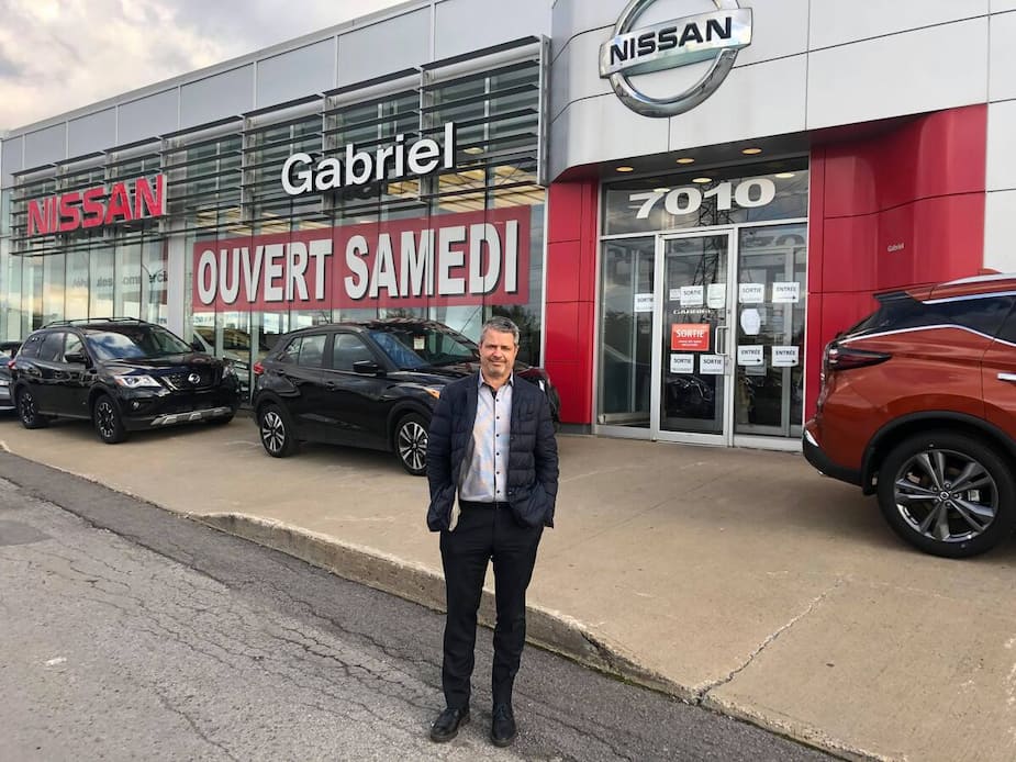 Le directeur général de Nissan Gabriel Anjou, Marc Cholette, note dans son concessionnaire des ventes records en septembre 2020. Au Canada, le mois de septembre est le premier depuis le début de la pandémie où on recense plus de ventes de véhicules légers que l’an dernier.
PHOTO COURTOISIE