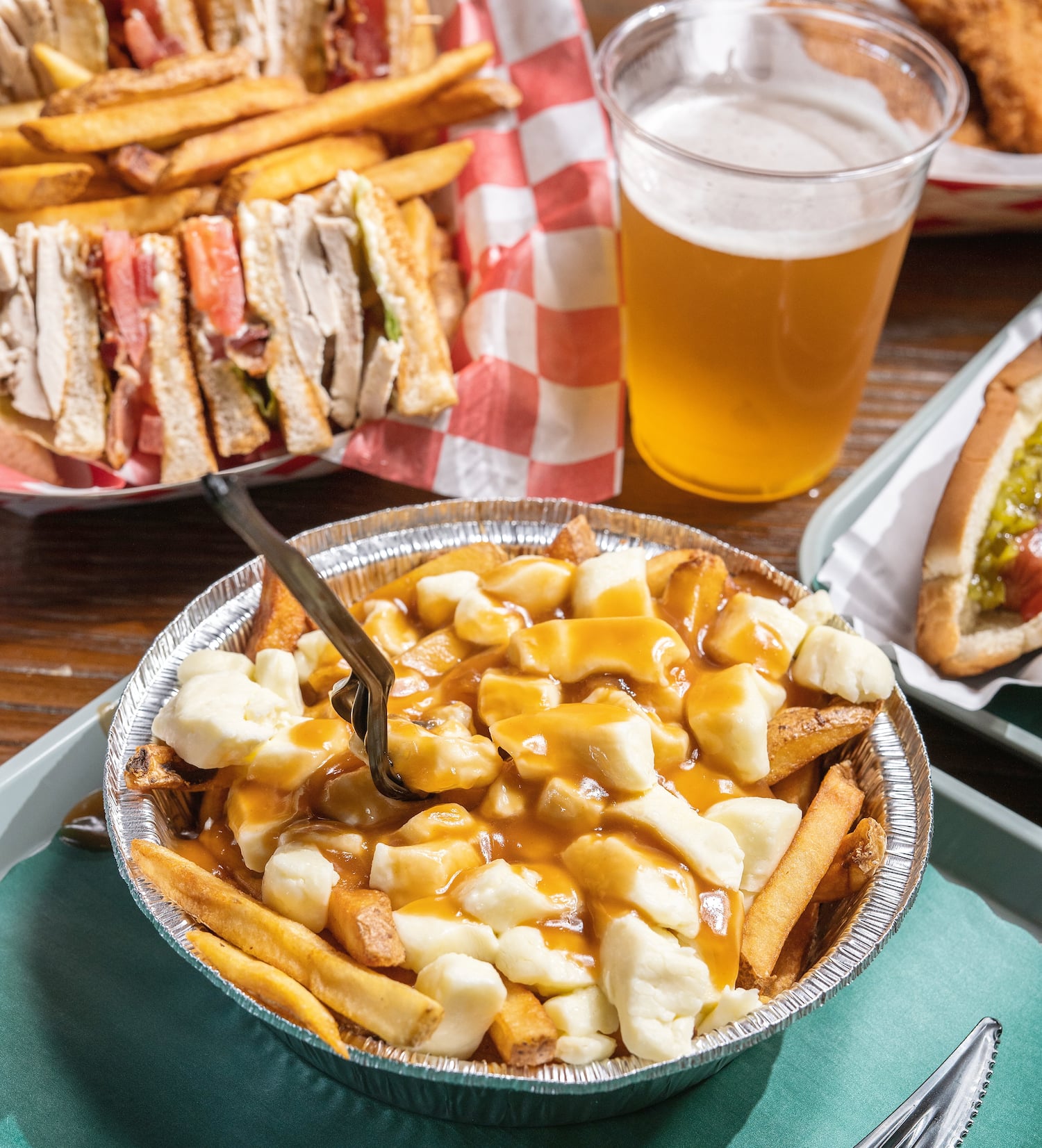 Poutine Quebe Voici le meilleur endroit pour manger une vraie poutine «100% Québec ...