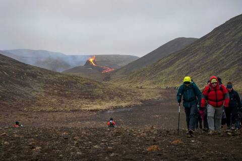 En Islandia, la erupción volcánica se convirtió en el momento de atracción