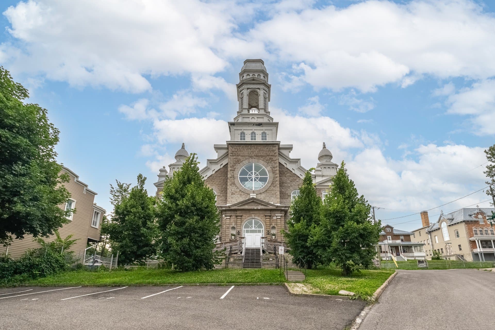 Condo dans une ancienne église à vendre à Lévis