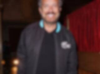 Il présente officiellement sa nouvelle conjointe