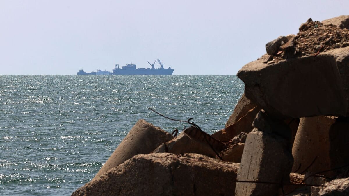 Gaza: premiers déchargements de 300 palettes d'aide humanitaire sur la côte