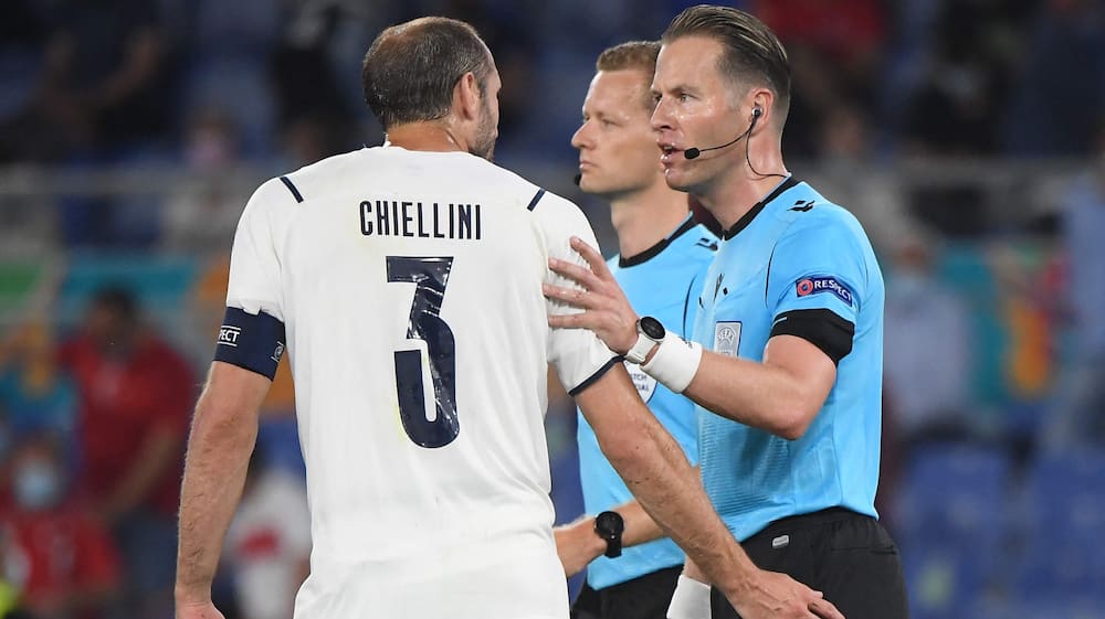 Euro: Già polemica sul video assistente arbitro e la regola delle mani! Euro: Già polemica sul video assistente arbitro e la regola delle mani!