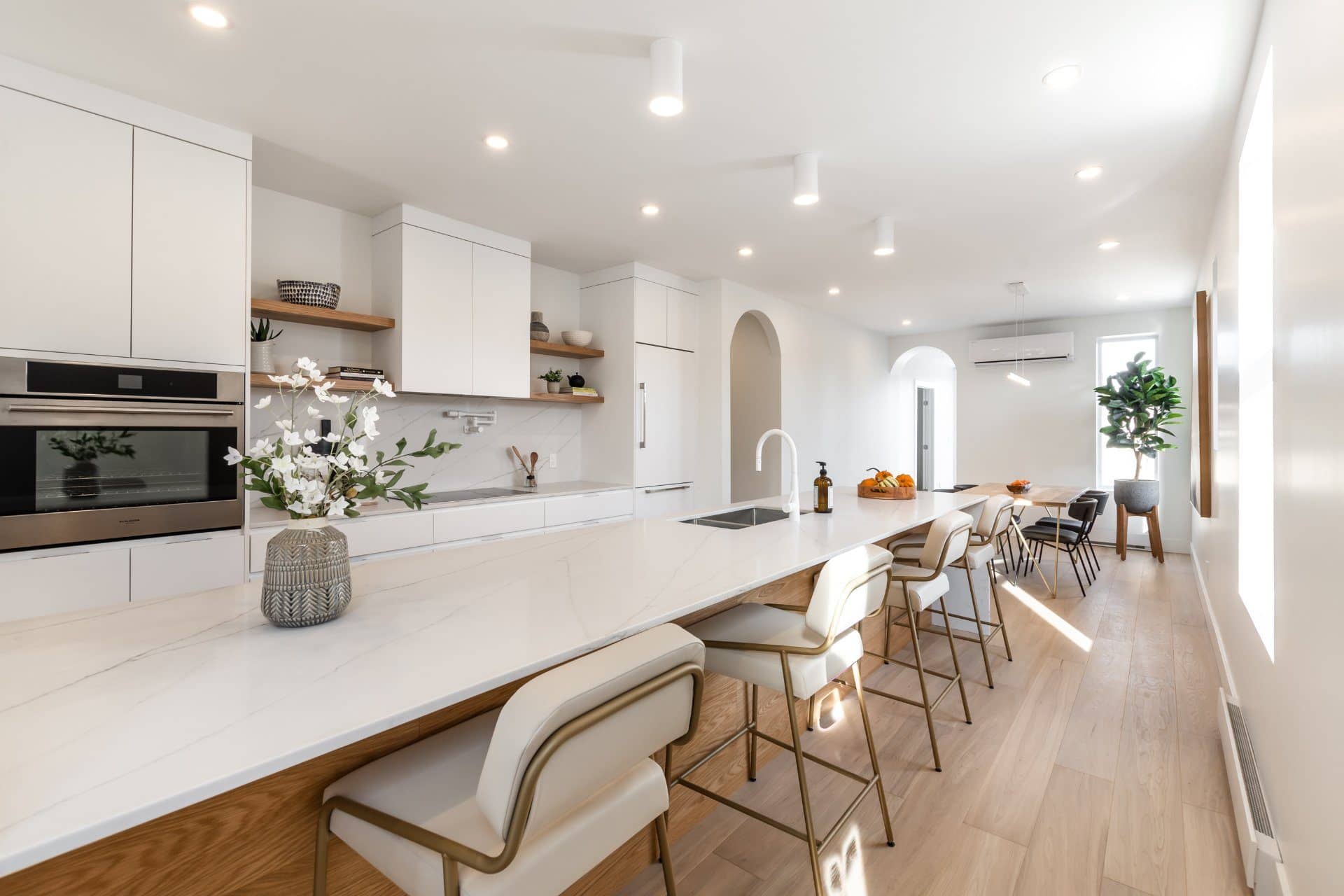 Un condo lumineux et rénové pour 1 149 000$