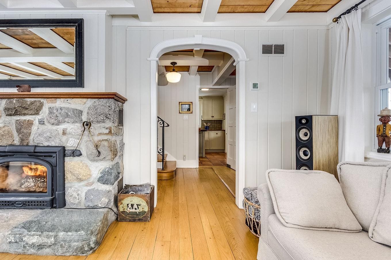 Une maison au style anglais à vendre pour 995 k$