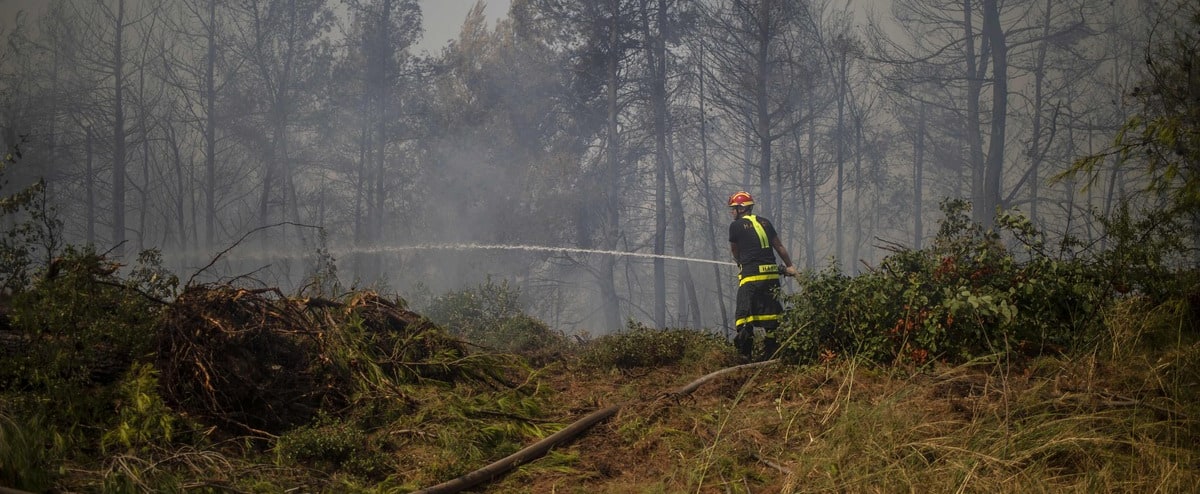 Incêndios sob controle na Grécia e no sul da Europa continuam em alerta Incêndios sob controle na Grécia e no sul da Europa continuam em alerta