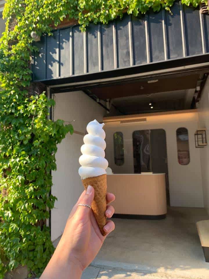 Ce café transforme son garage en mini crèmerie