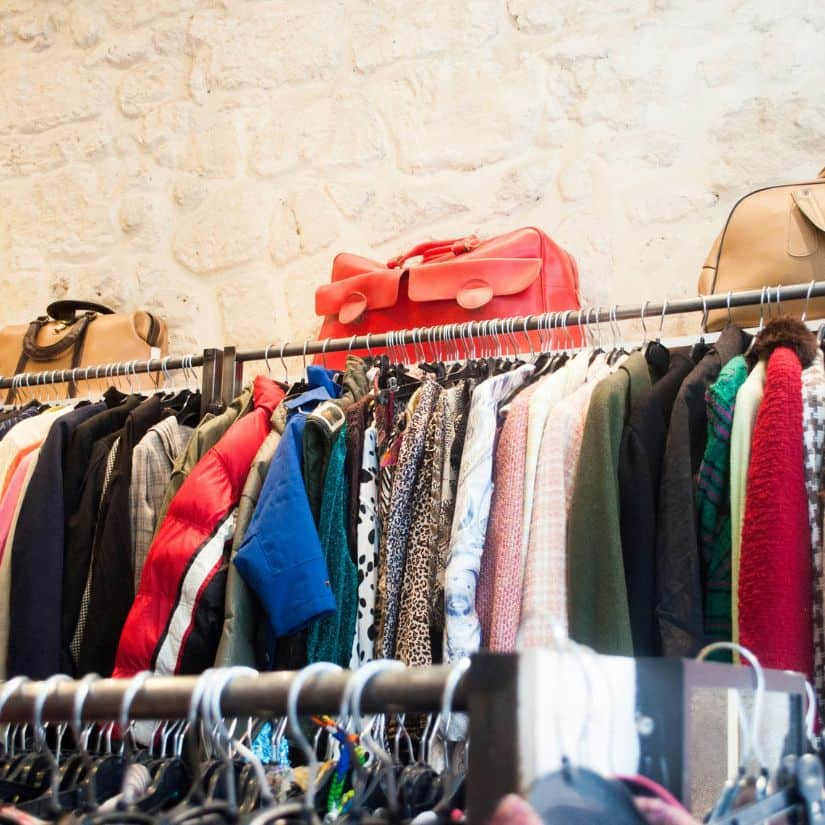 Lot De 25 Vêtements Femme Destockage Friperie - Occasion Très Bon État, Multicolore